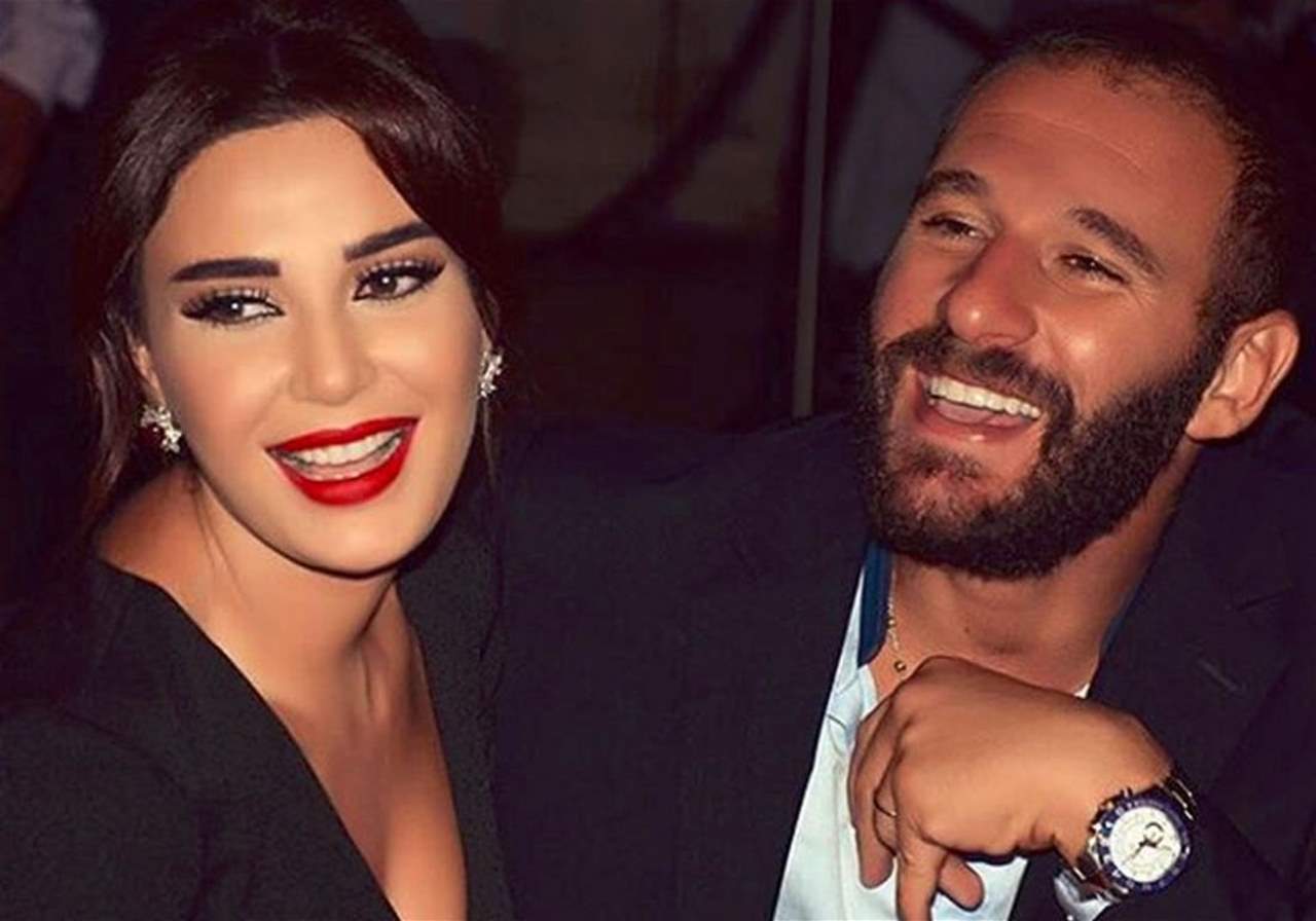 تامر حسني يقع في موقف محرج بسبب زوج سيرين عبد النور 