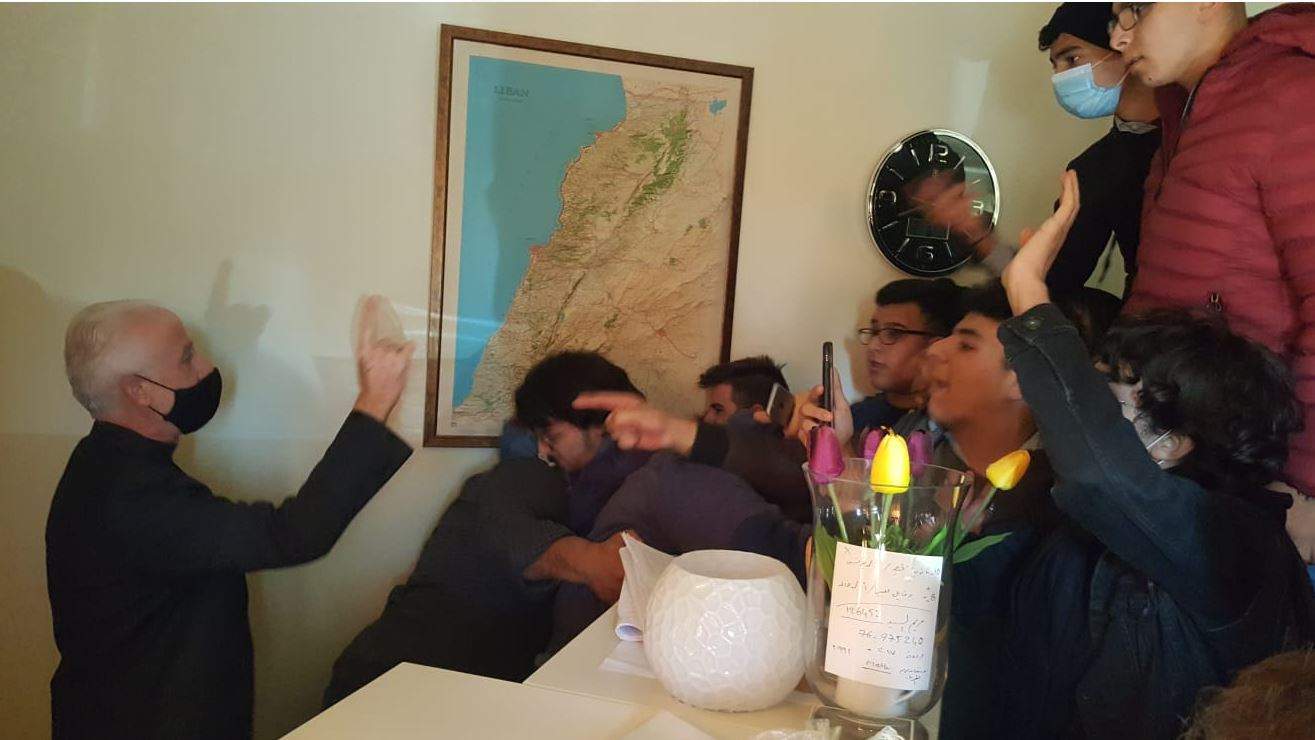 هذا هو مصير الأستاذ المتهم بأعمال غير لائقة بإحدى مدارس طرابلس!