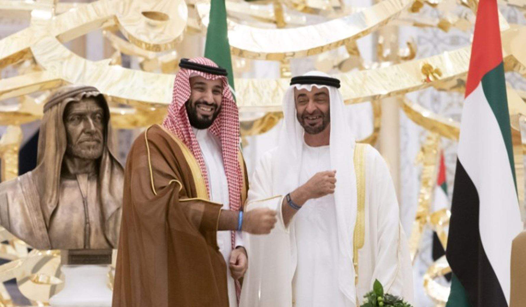 محمد بن سلمان يصل إلى الإمارات في ثاني محطات جولته الخليجية
