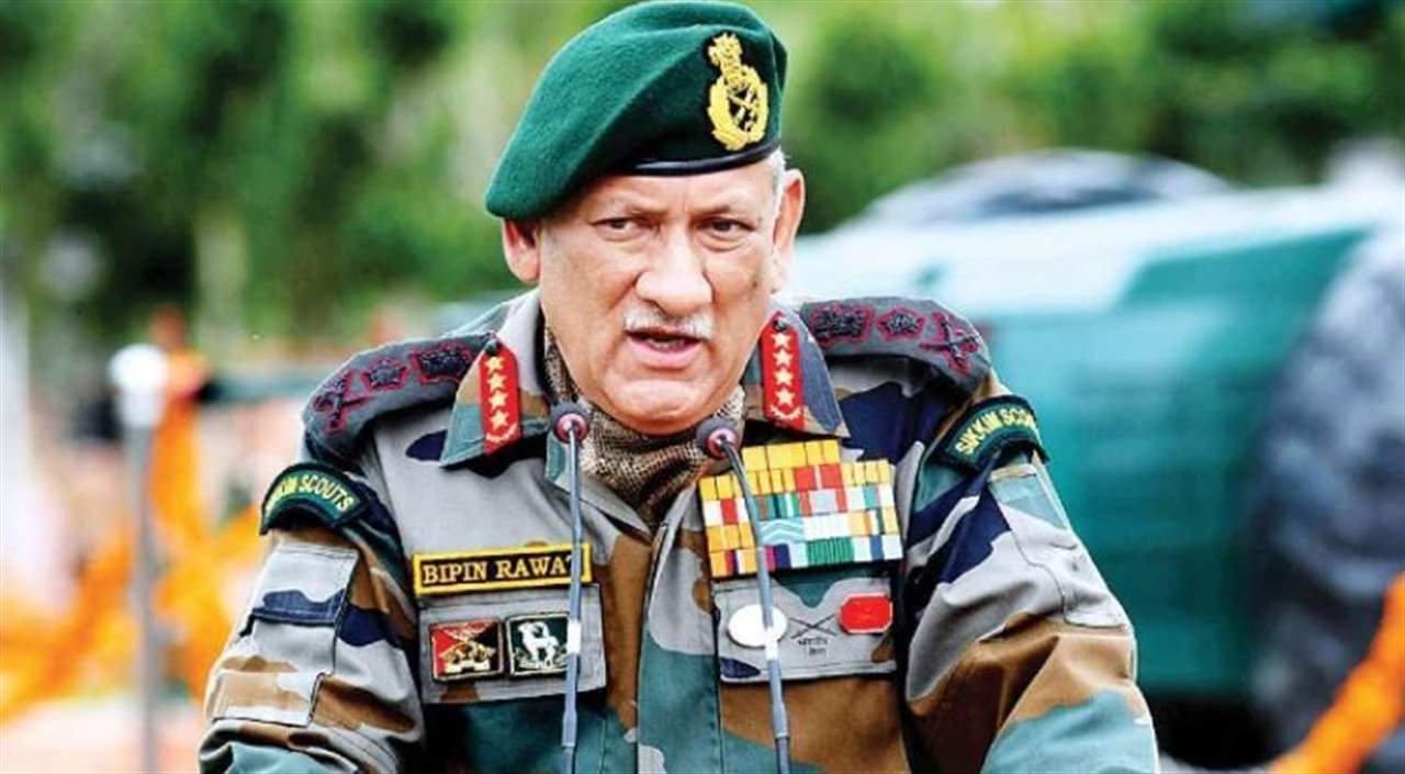 تحطم طائرة هليكوبتر تقل رئيس الأركان الهندي