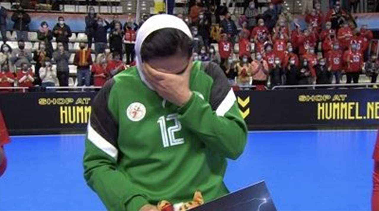 صُور وفيديو - حارسة مرمى إيران أفضل لاعبة رغم تلقيها 41 هدفاً !!