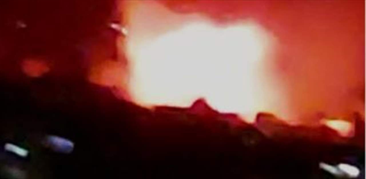 بالفيديو- إنفجار مستودع ذخيرة في مخيم برج الشمالي