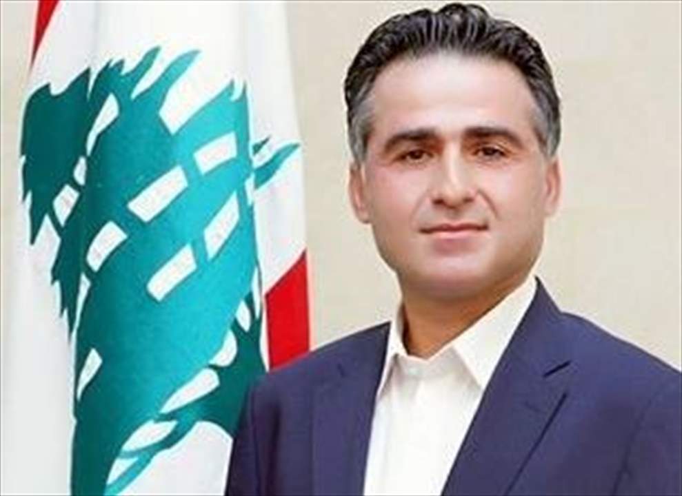 حميه جال في المرفأ الجديد لصيدا وعرض خطة الوزارة لتفعيل العمل فيه