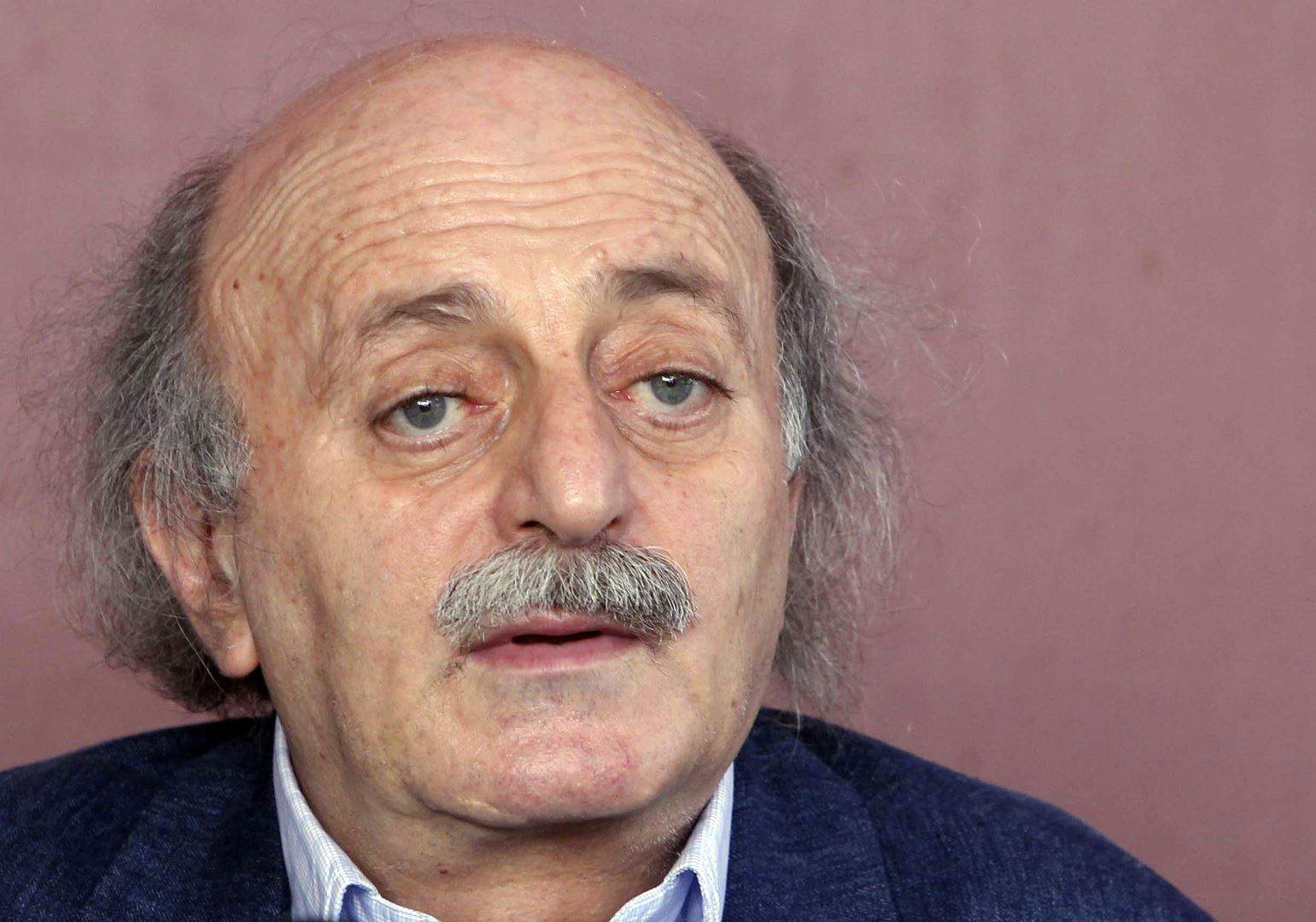   جنبلاط: على ميقاتي الاستفادة القصوى من اتصال محمد بن سلمان.. وهذا هو شواذ محور الممانعة