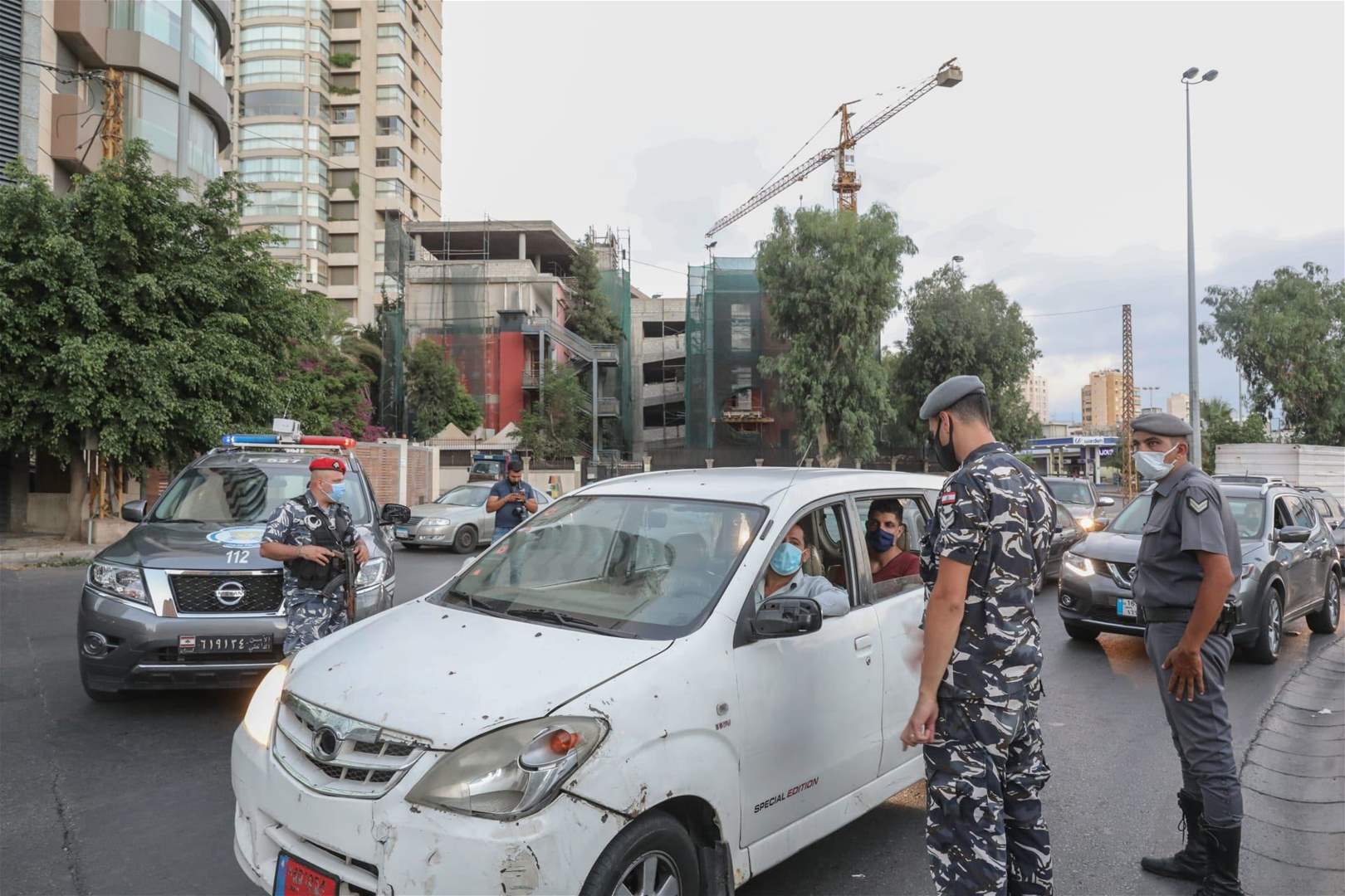 حظر تجوال بدءا من اليوم  لمواجهة "اوميكرون"