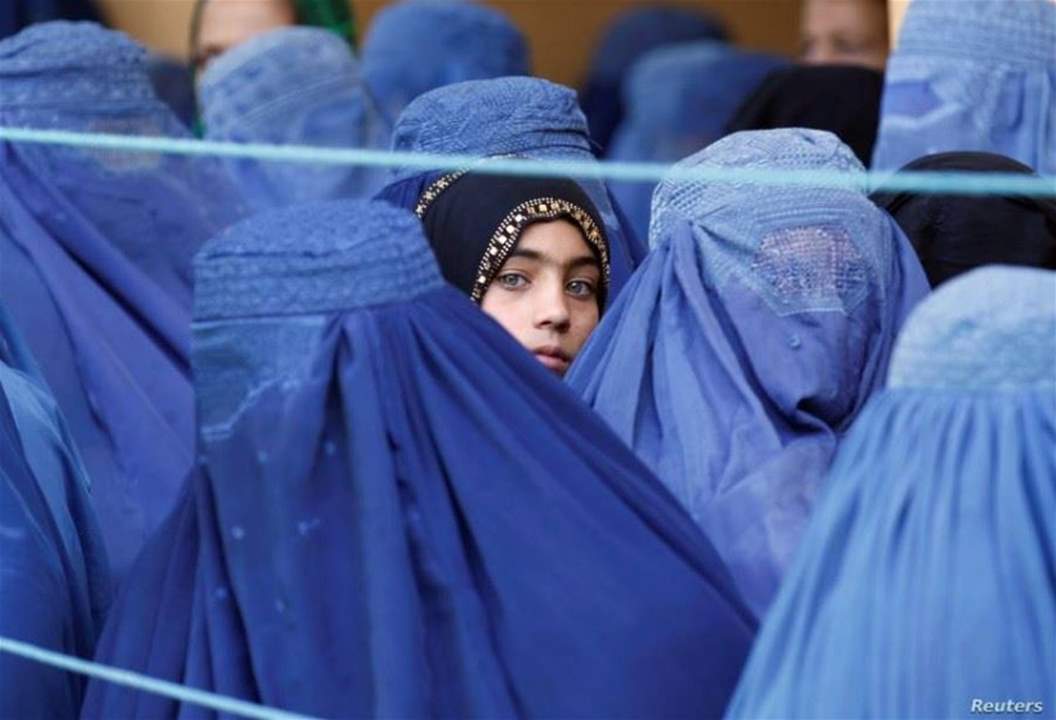   "طالبان" تُحظر على النساء التنقل لمسافات بعيدة بمفردهن