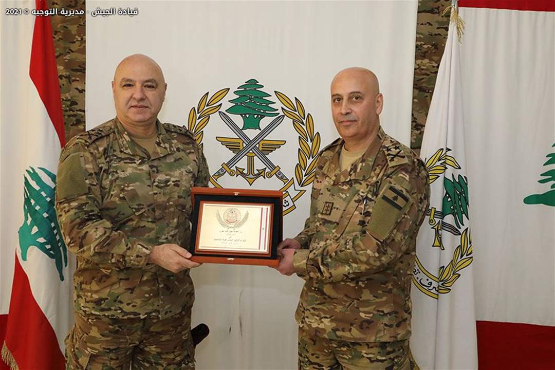     الجيش اللبناني: تكريم عضو المجلس العسكري اللواء الركن الياس الشامية لمناسبة إحالته على التقاعد