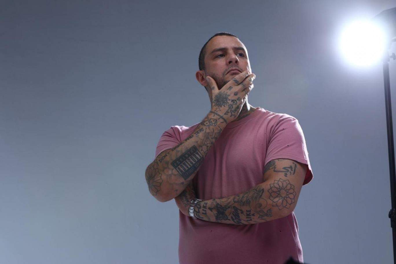 زوجة احمد الفيشاوي تعلن طلاقهما : امرأه قلبها هلك وانطفئ