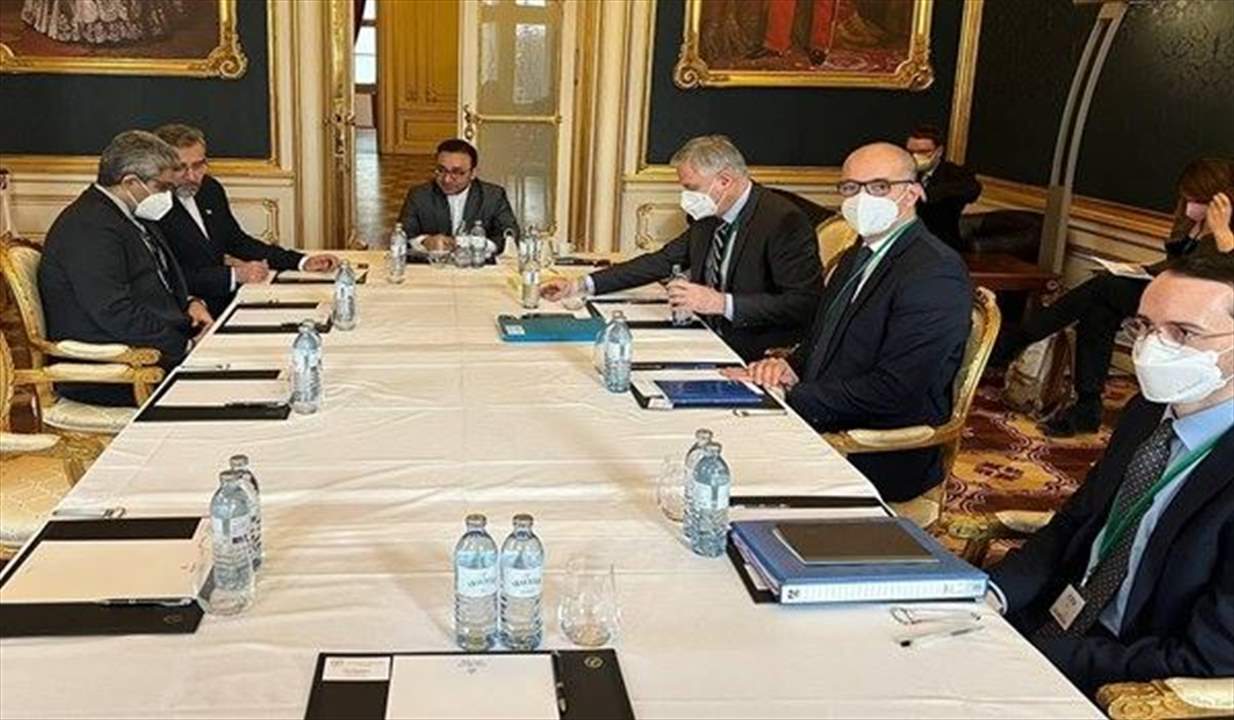 اجتماعُ بين كبير المفاوضين الايرانيين وممثلي الدول الاوروبية في فيينا 