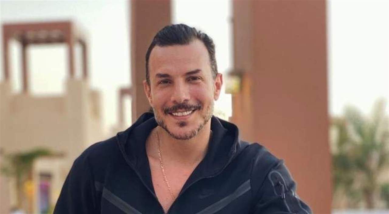 باسل خياط في لقطة رومانسية مع زوجته ! جمالهما حديث المتابعين