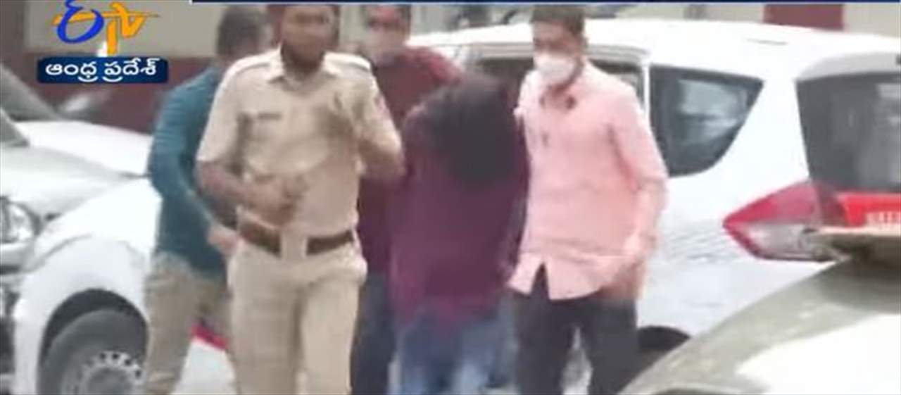 بالفيديو ـ اعتقال هندي وهو يبيع نساء مسلمات بمزاد علني عبر الإنترنت