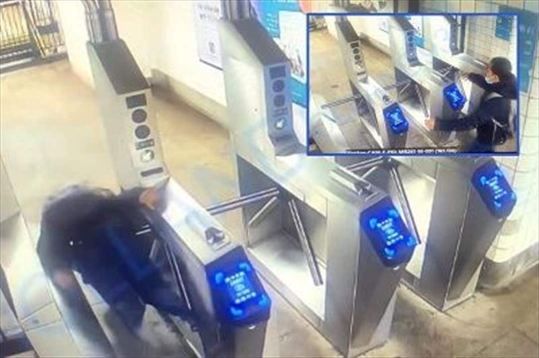 فيديو حسّاس - لحظة مقتل شاب حاول التسلل إلى المترو والتهرّب من 2.75$