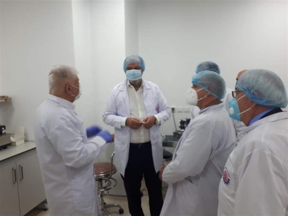الوزير بوشكيان تابع زيارته الى العراق وجال في مختبرات هيئة البحث والتطوير الصناعي