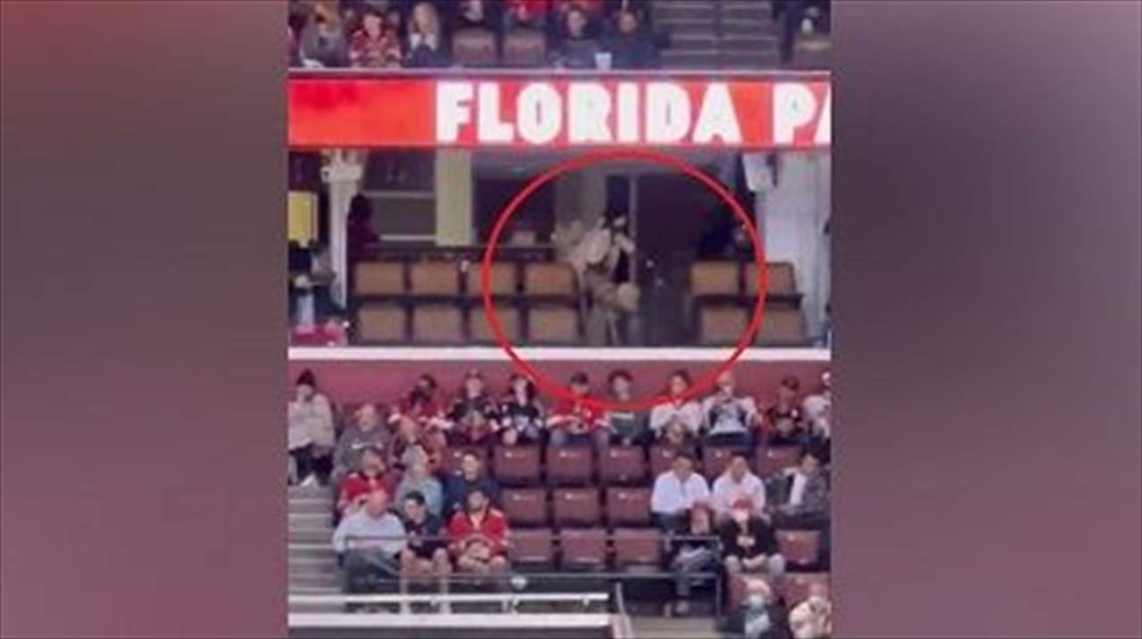 بالفيديو - كاميرا رصدت مغنّي الراب الشهير يُمارس الجنس في الملعب !!