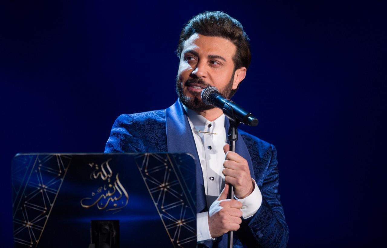 تصرف انساني من ماجد المهندس مع شابة مقعدة على مسرح حفله ليل أمس