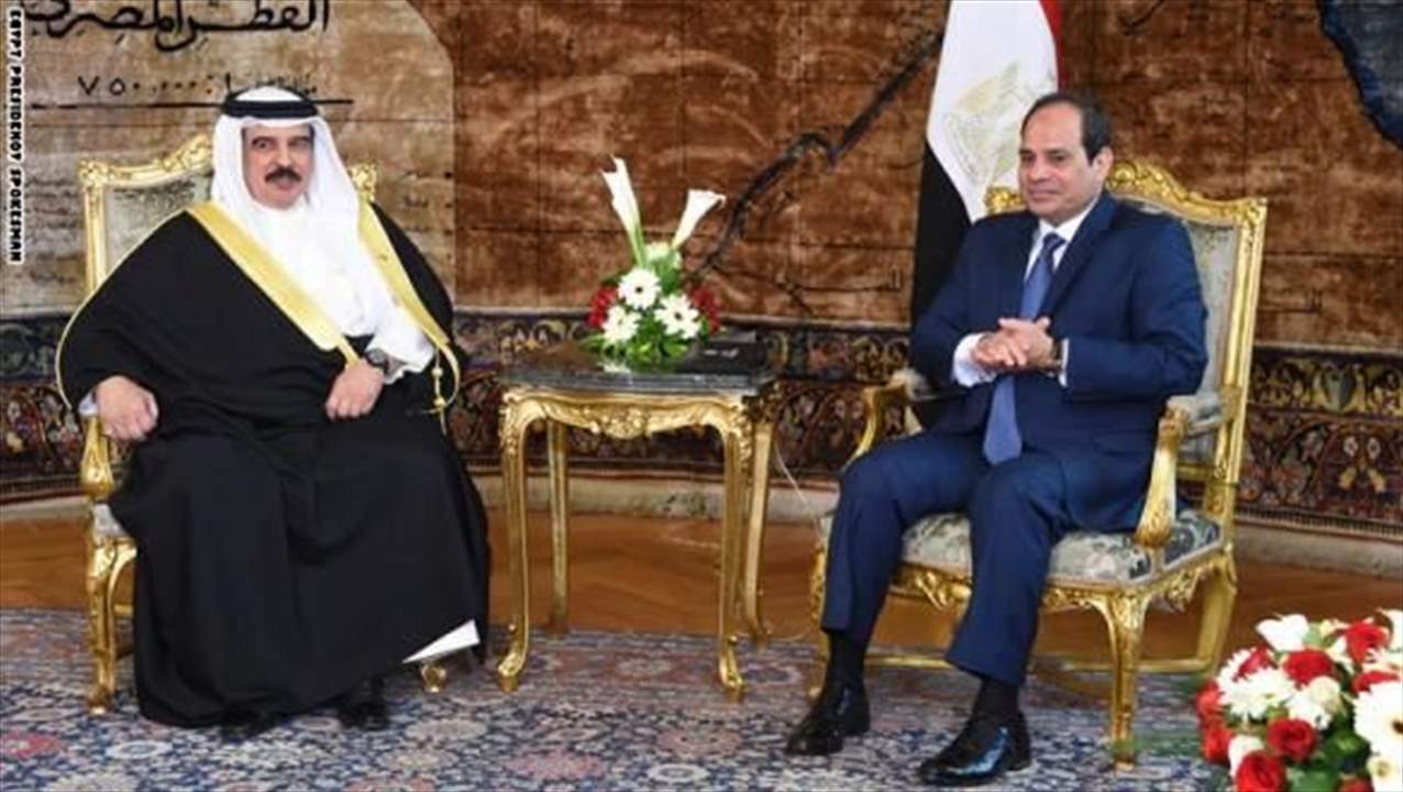     السيسي يؤكد لملك البحرين أن أمن الخليج جزء لا يتجزأ من الأمن القومي المصري