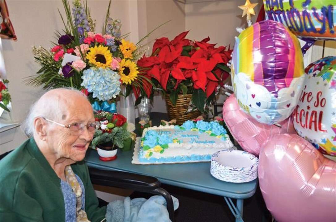   بالفيديو ـ جدة تتفاجأ بعمرها في عيد ميلادها الـ 110.. ولم تصدّق حفيدتها !