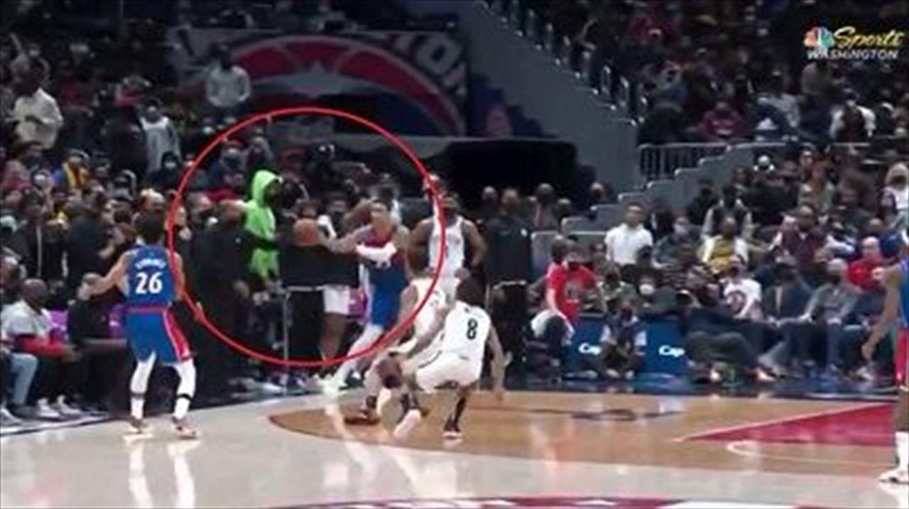 بالفيديو - فضيحة في الـNBA .. شاهدوا ما فعله المدرب