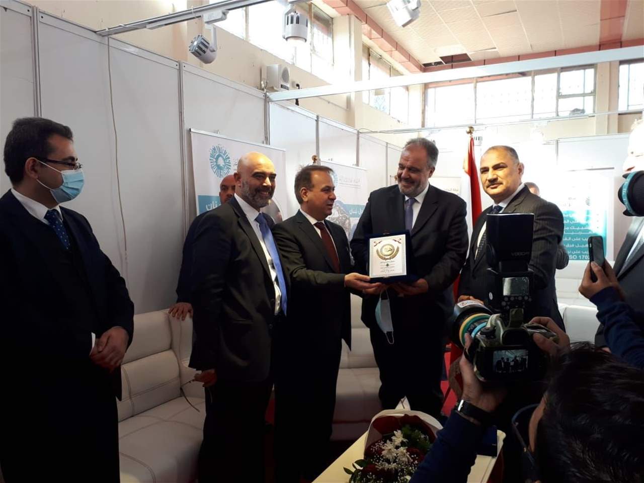 بوشكيان ممثلا ميقاتي افتتح مع نظيره العراقي معرض صنع في لبنان في بغداد: اصلاح العلاقات مهمة محورية واستراتيجية لمستقبل الدولتين