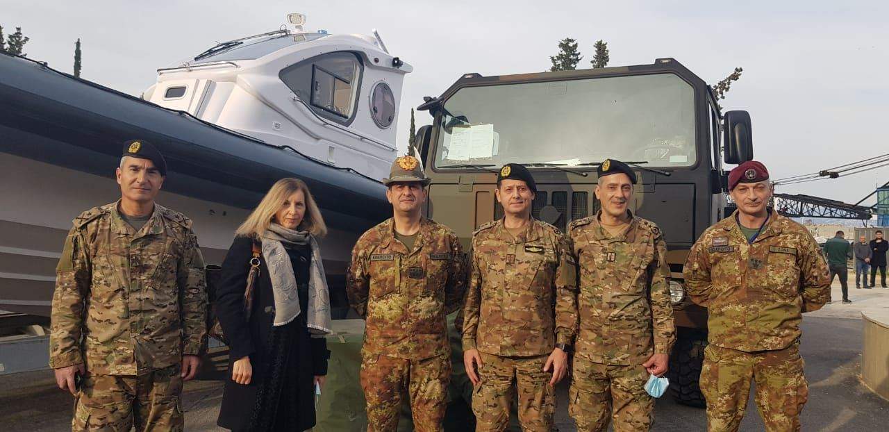 في سياق التعاون المستمر بين إيطاليا ولبنان.. تسليم آليات وعتاد الى الجيش اللبناني