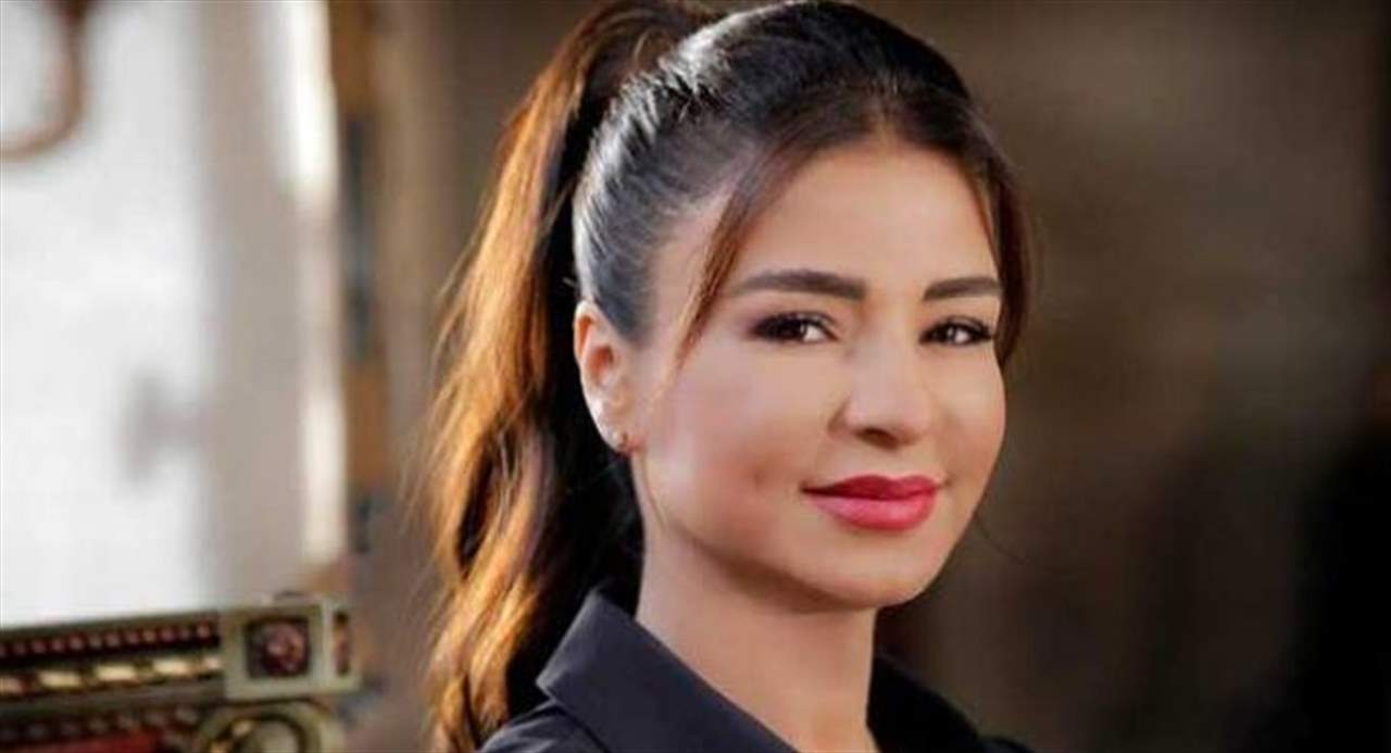 ماغي بو غصن في صورة من طفولتها والمتابعون: حلوة ورح تضلك قمر!