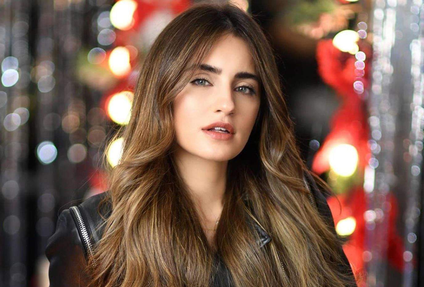 ايميه صياح تفرج عن ملامح توأمها بمناسبة عيد زواجها الـ15