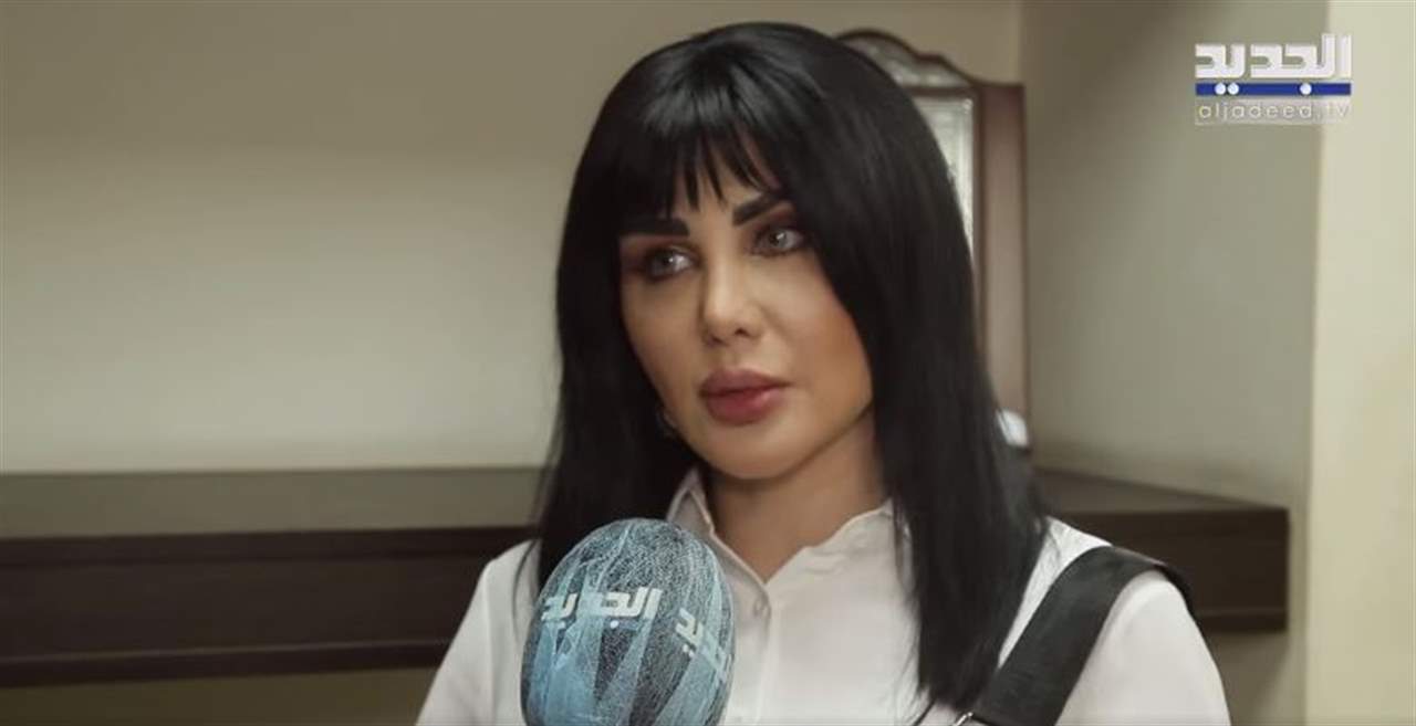 جيني اسبر تعلق على قبلة كندا حنا وعبد المنعم عمايري وتنتقد فيلم "اصحاب ولا اعز"