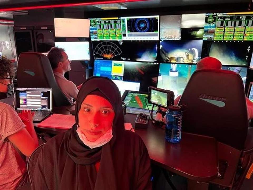 السعودية أفراح العثمان أول شابة عربية تقود غواصة غير مأهولة