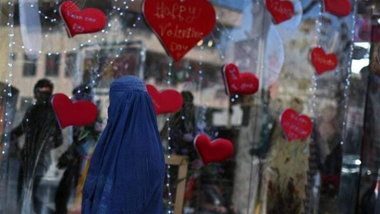 "طالبان" تُحارب عيد الحب وتصفه بـ"يوم الكفر" وتُزوج المحتفلين قسراً