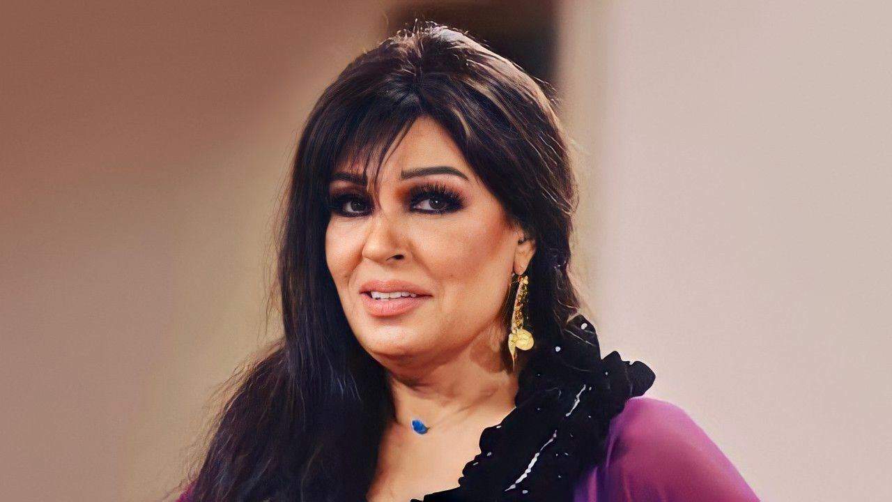 فيفي عبده ترد على منتقدي رقصها بعد رحيل شقيقتها: الدنيا لازم تمشي !