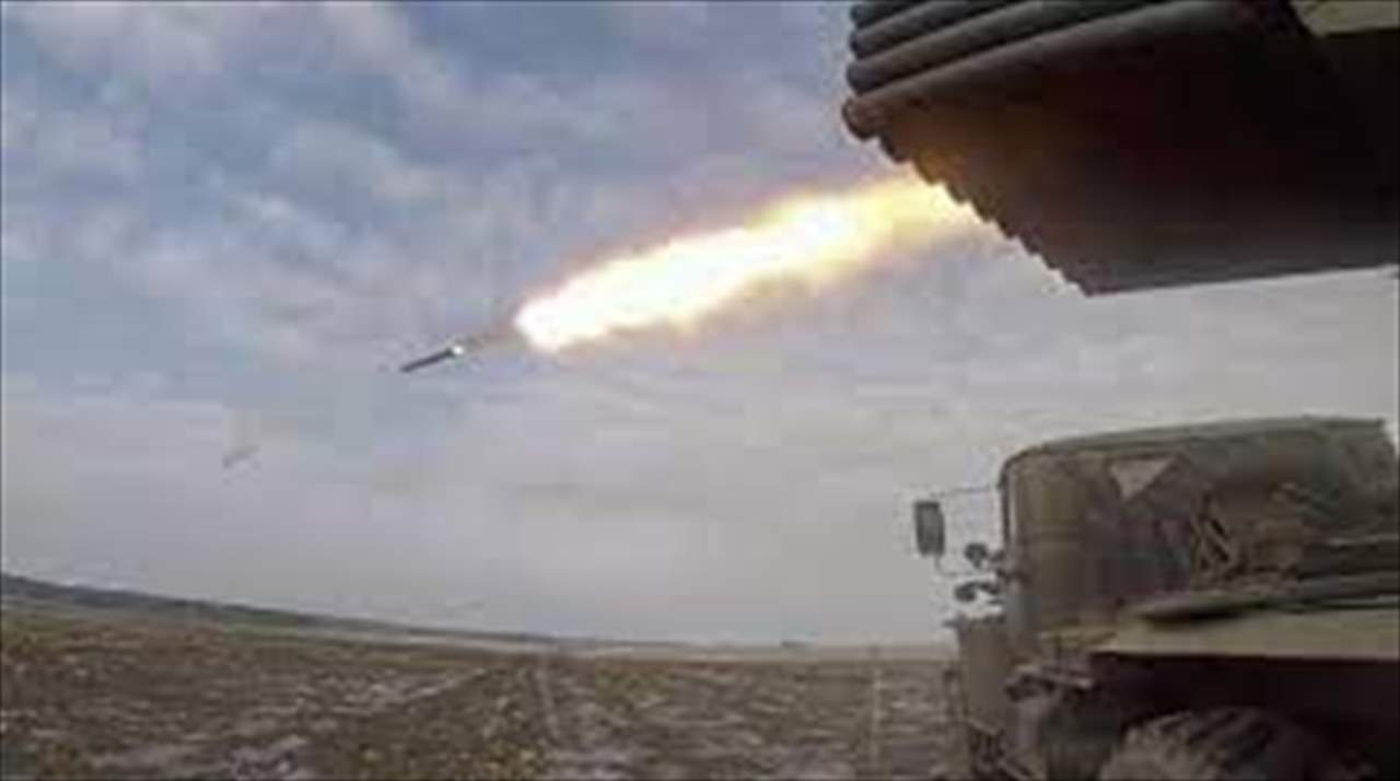 بوتين يشرف على مناورات عسكرية واسعة النطاق... والاشتباكات شرق اوكرانيا تتزايد