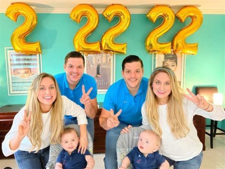 بالفيديو والصور ـ عائلة التوائم تُثير الدهشة والحيرة.. قصة حياة غير عادية