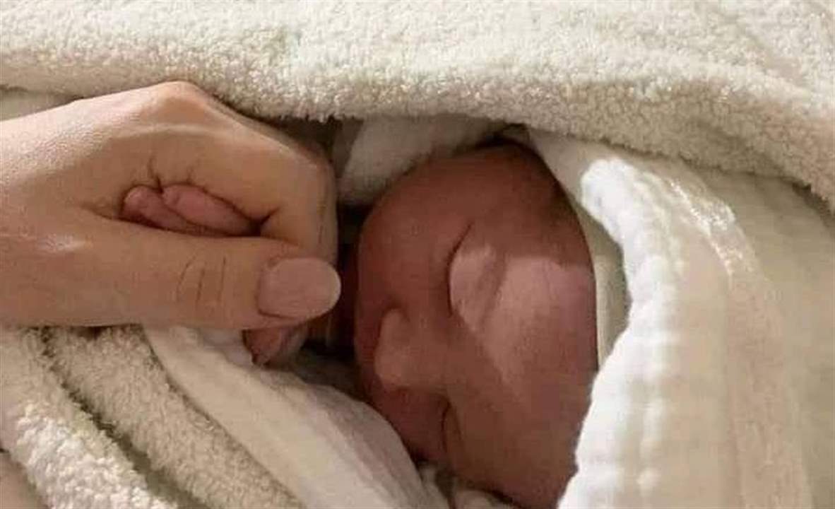 بالصور ـ أول مولود أوكراني منذ بدء العملية الروسية يُبصر النور داخل الملجأ 