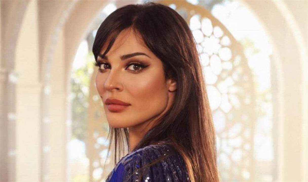 نادين نسيب نجيم من بين أقوى النساء العربيات وتتصدر غلاف مجلة "فوغ"