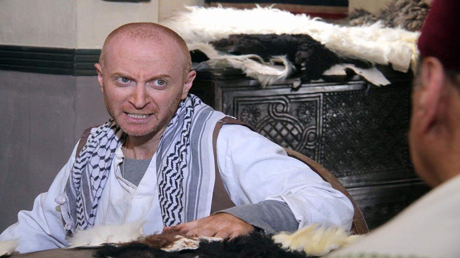 زوجة نجم باب الحارة مصطفى الخاني تلفت الأنظار في أحدث ظهور والجمهور "ملكة جمال" 
