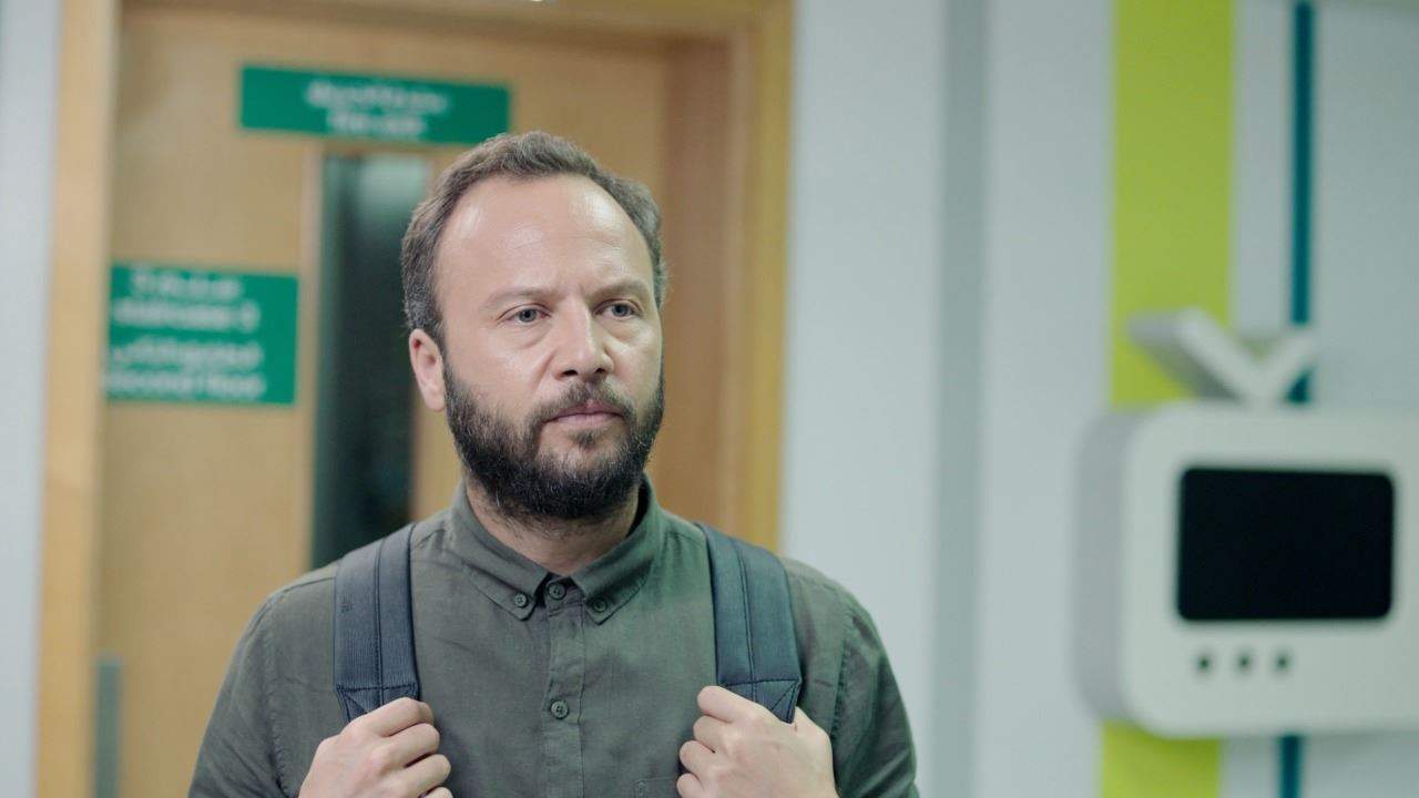 مكسيم خليل ينشر فيديو لطفلة اوكرانية : شو هاد الشي يلي بيكسر القلب