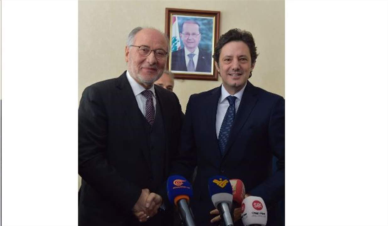 بعد أزمة قرداحي .. وزير الإعلام الجديد خلال تسلم وزارة الإعلام: ألتزم سياسة النأي بالنفس عن الخلافات العربية