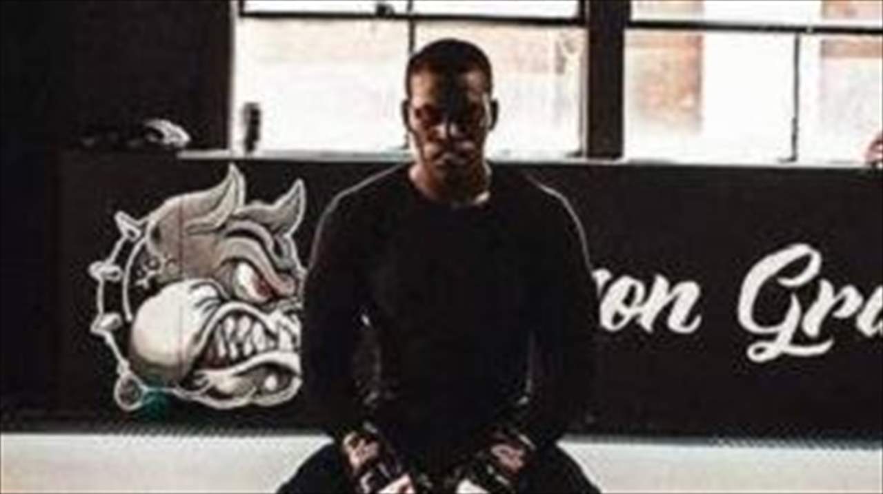 نهاية احلام المقاتل الشاب بوفاته بعد خسارته لنزال 