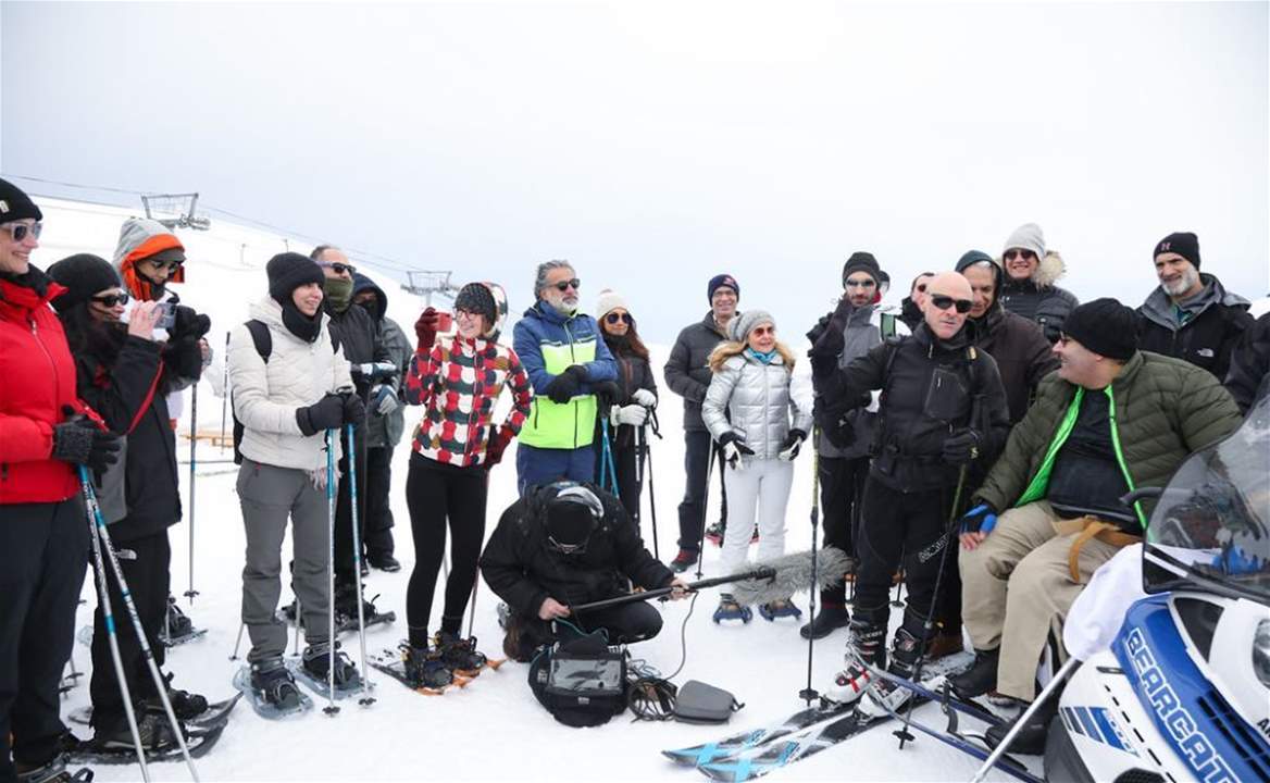 سفير النوايا الحسنة لبرنامج الأمم المتحدة الإنمائي مايكل حداد يمشي في الثلج لرفع مستوى الوعي حول التنمية القادرة على تحمّل تغيّر المناخ