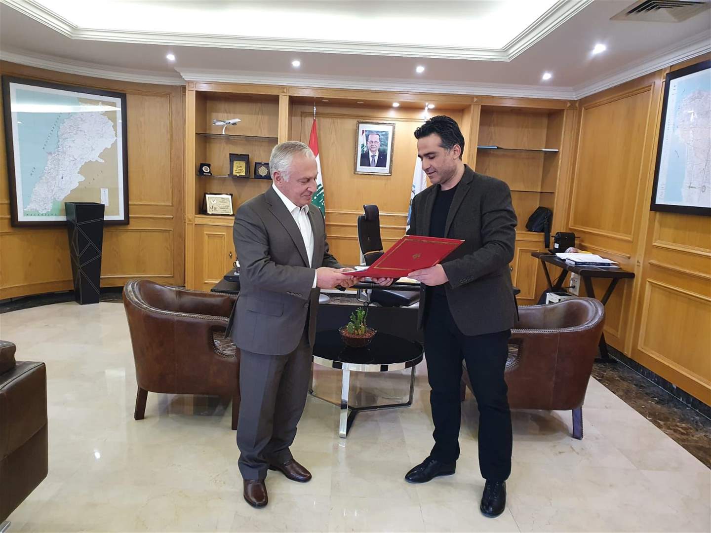 وزير الأشغال اعلن فتح خط جوي بين لبنان وارمينيا