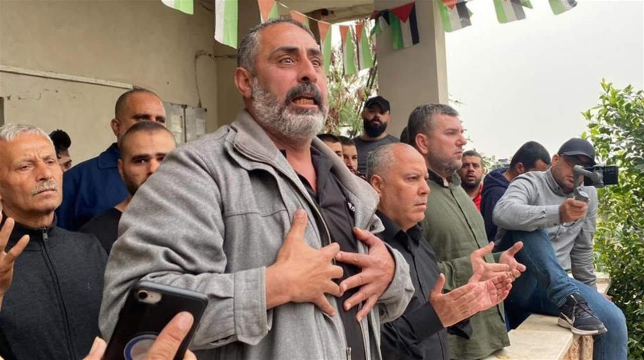   بالفيديو ـ والد الشهيد الفلسطيني رعد حازم يتحول لـ"أيقونة للمقاومة والتحدي"