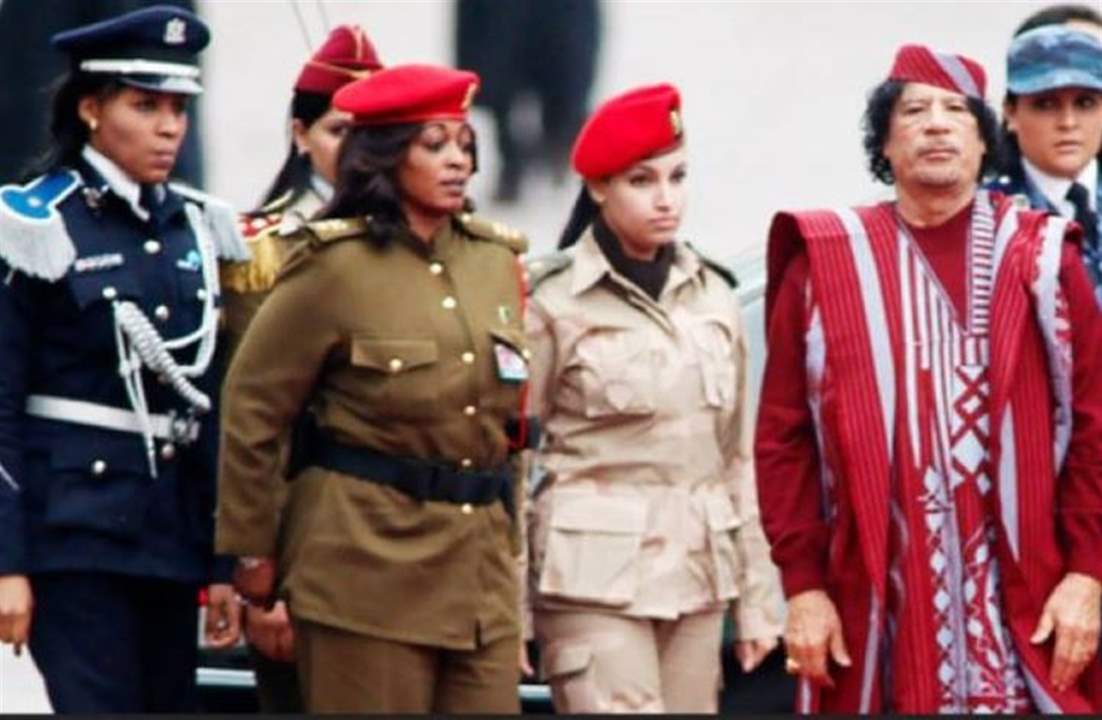 أول حارسة لمعمر القذافي تبوح بأسراره .. ما السبب وراء تشكيله شكل "الحرس الثوري النسائي" ؟