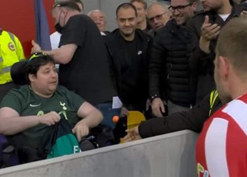 بالفيديو - إريكسن يمنح مُقعداً سعادة لا تُوصف