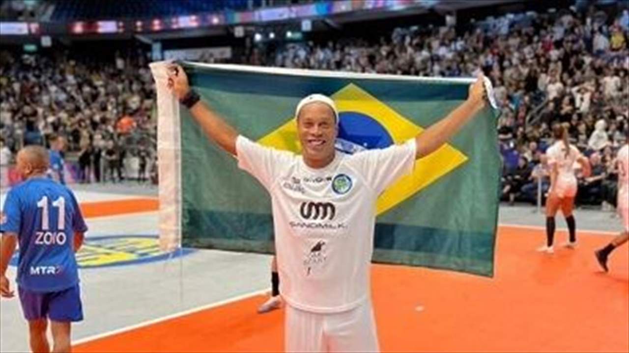 بالفيديو - ما هي حكاية رونالدينيو مع اسرائيل؟