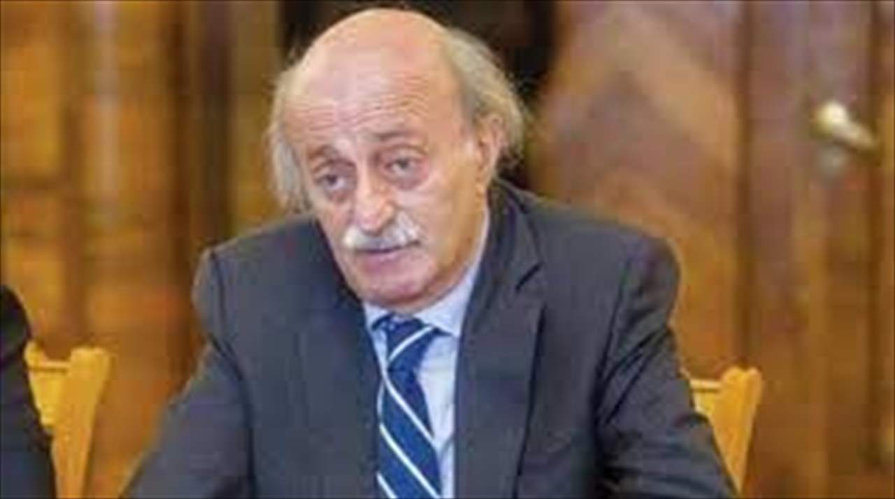 جنبلاط يبرق الى ماكرون مهنئاً : إنتصاركم شكل إرتياحا لفرنسا وأعاد تجديد الأمل لجهودكم المبذولة تجاه لبنان