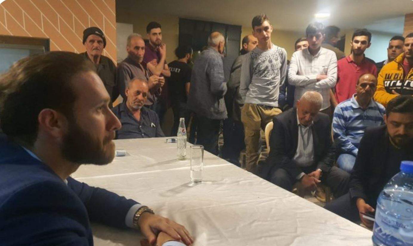    بالفيديو ـ  إلقاء قنبلة وإطلاق نار وتحطيم سيارة للمرشّح زياد رحال في بلدة عكار العتيقة