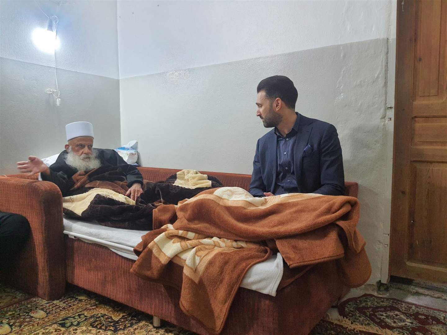 تيمور جنبلاط زار المرجع الروحي الشيخ العنداري و البحث تناول الاوضاع العامة