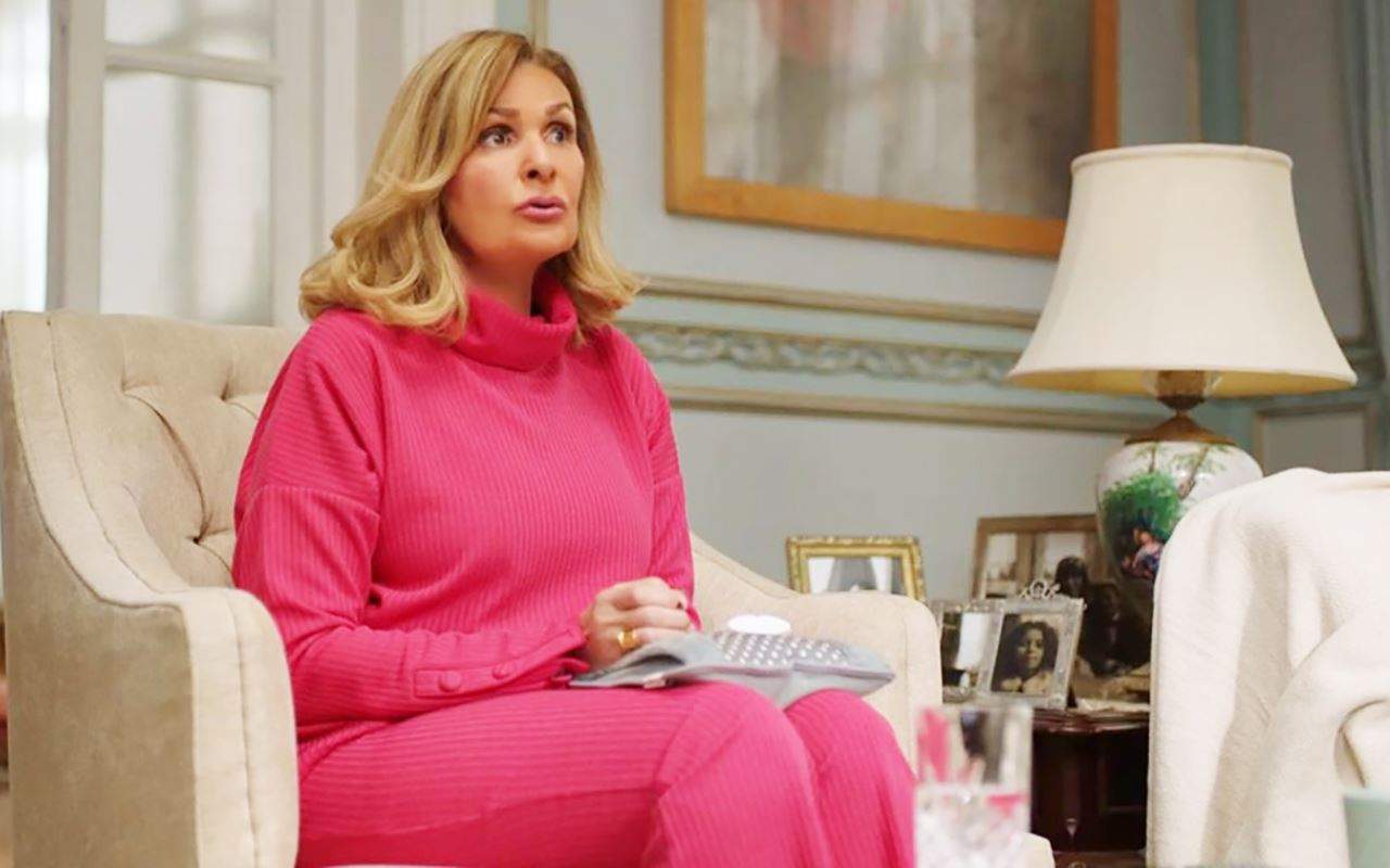 يسرا ترثي سمير صبري بكلمات مؤثرة