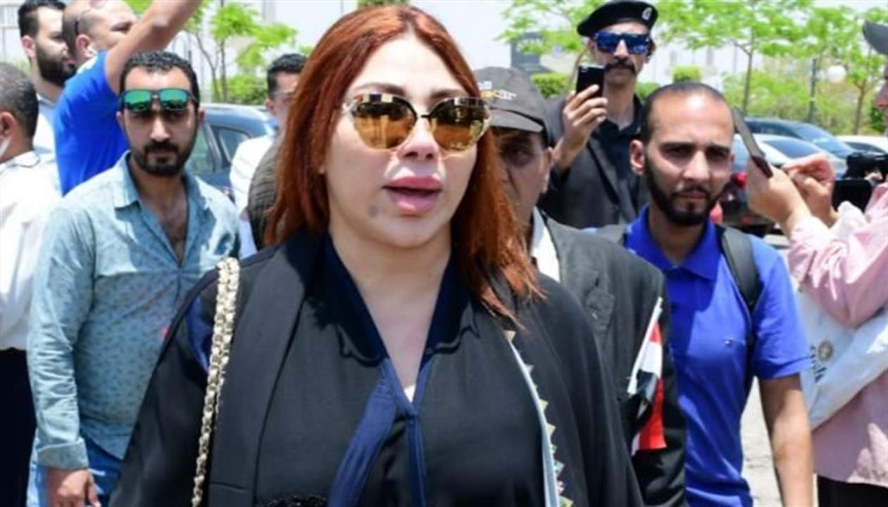 توقيف غادة ابراهيم عن العمل بسبب ما قالته في جنازة سمير صبري