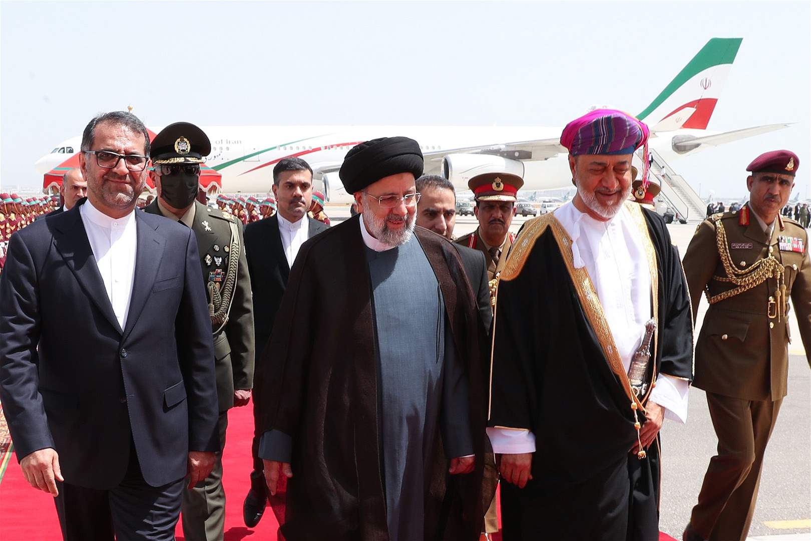   ​الرئيس الايراني يصل إلى سلطنة عمان : الثأر لاغتيال صياد خدائي "أمر حتمي"